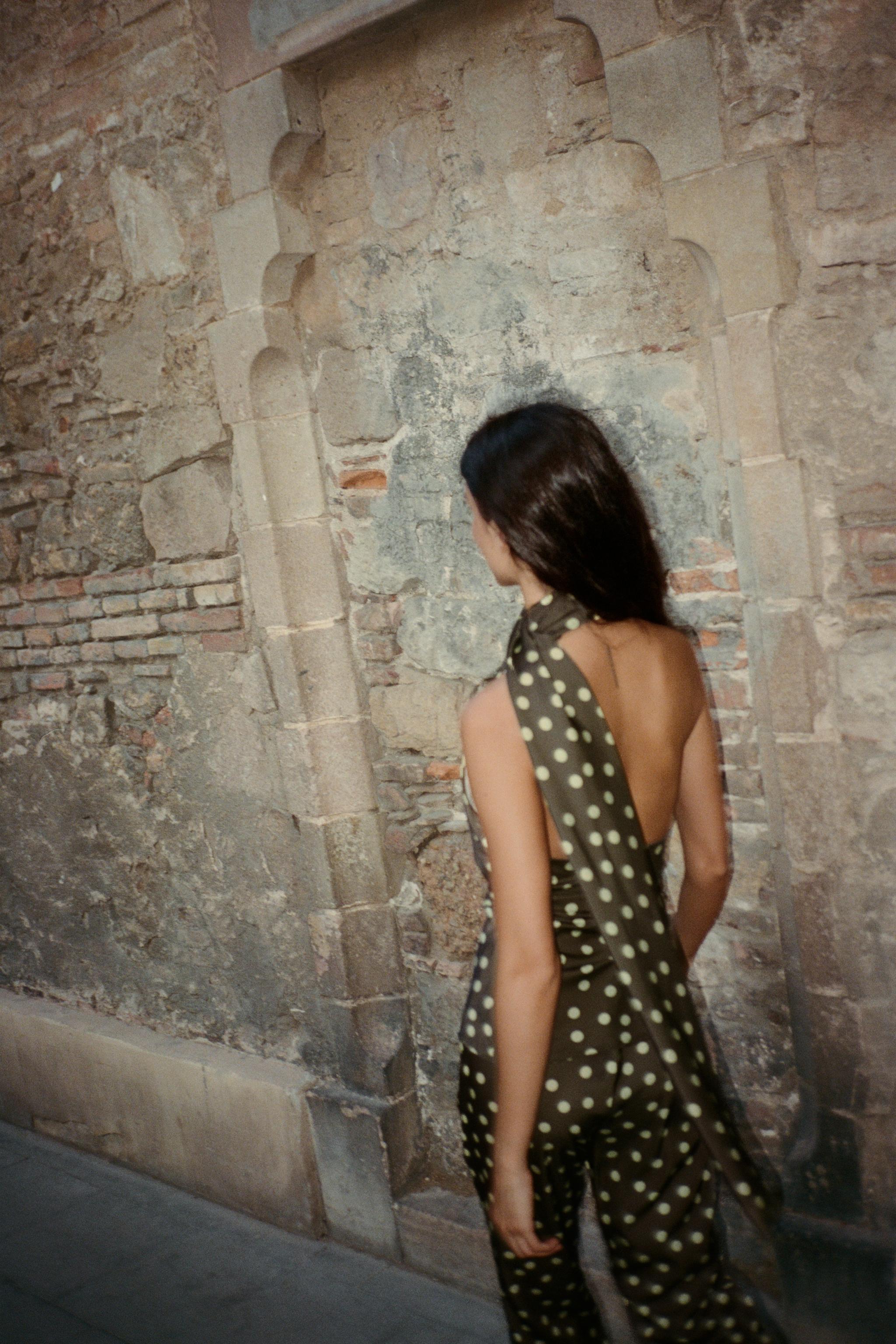 SATIN EFFECT HALTER SCARF TOP